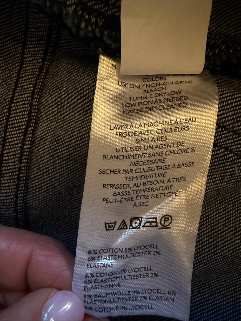 Anthropologie Icon Low Rise Flare Jeans 26 Pilcro Dark Wash Blue Cotton NWOT - Picture 11 of 13